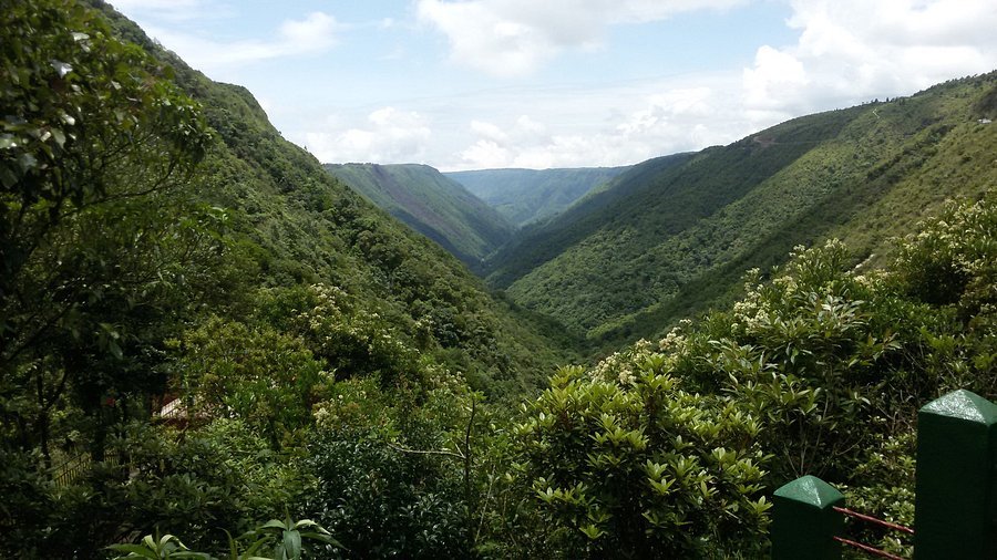 Mawkdok Dympep Valley: A Scenic Paradise in Meghalaya